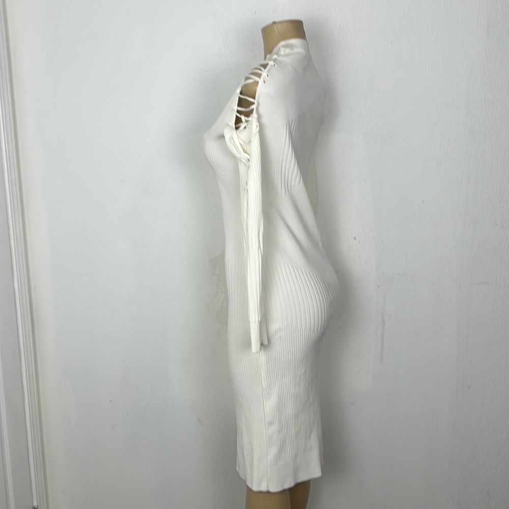CUSHNIE ET OCHS
Gabriela Mock-neck Lace-up - Picture 9 of 11